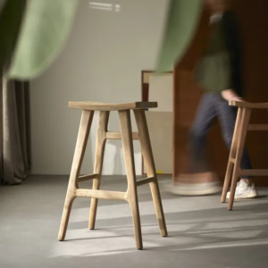 Стілець барний з дуба